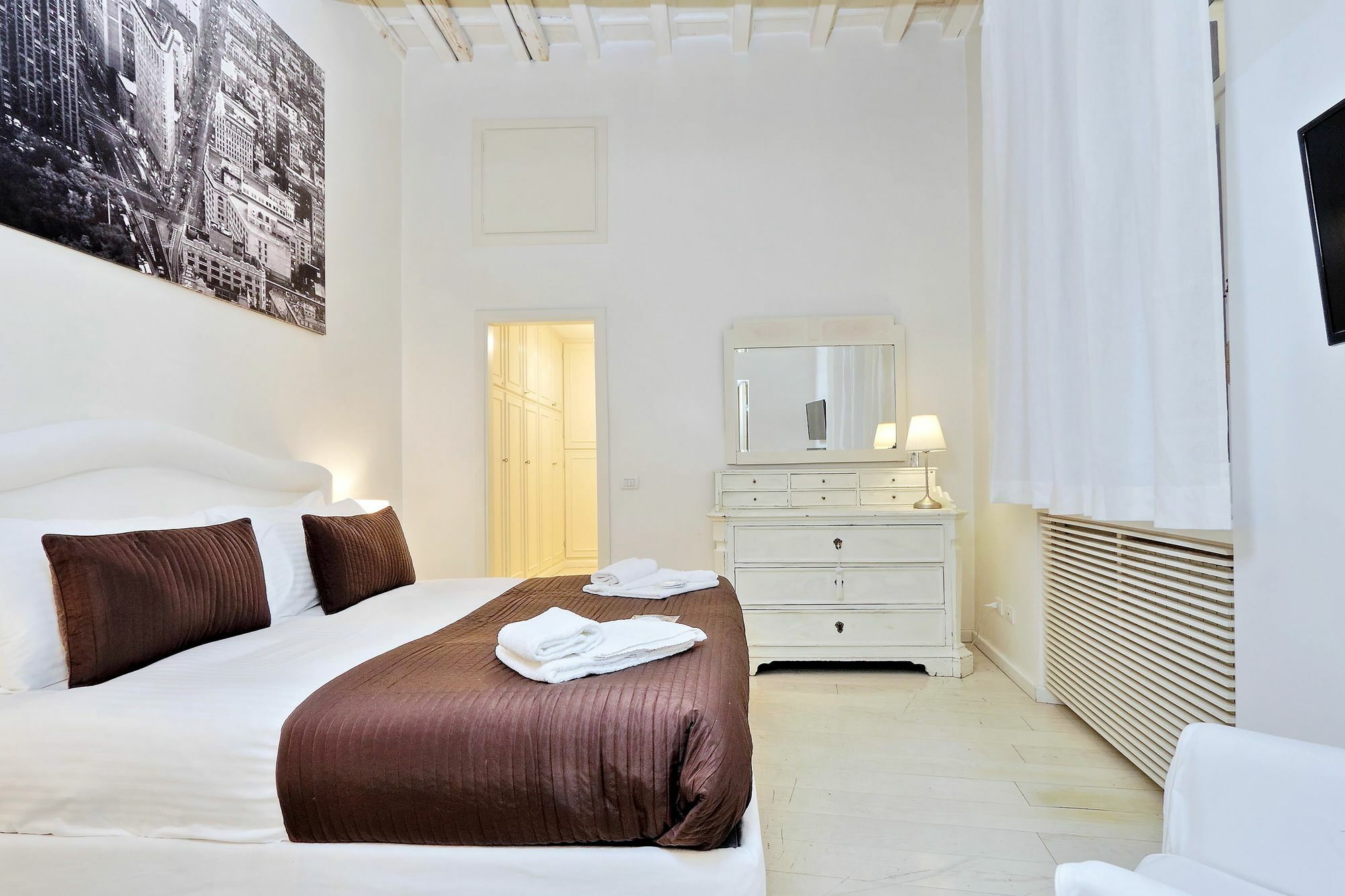 Triton Place Roma
