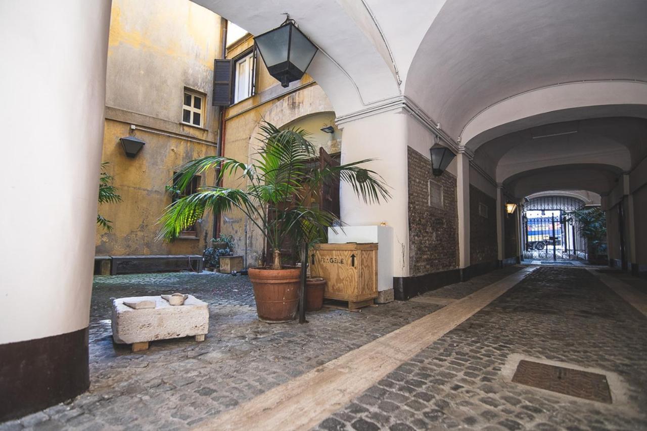 Triton Place Roma